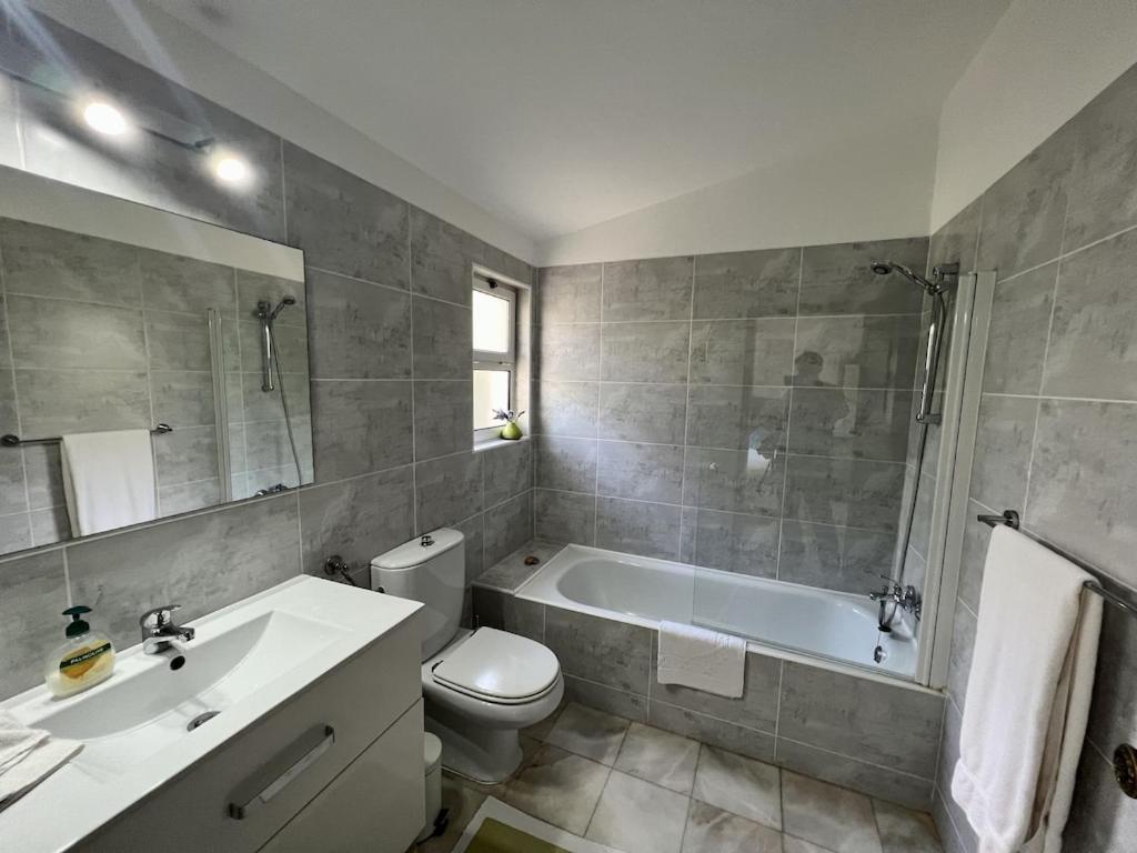 Traditional 3 Bedroom Villa With Great Pool In The Heart Of ואלה דה לובו מראה חיצוני תמונה